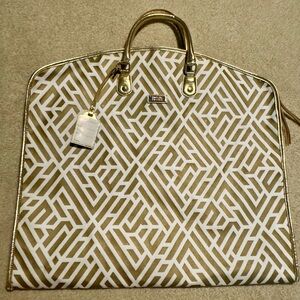 Hudson+Bleecker garment bag. One size.